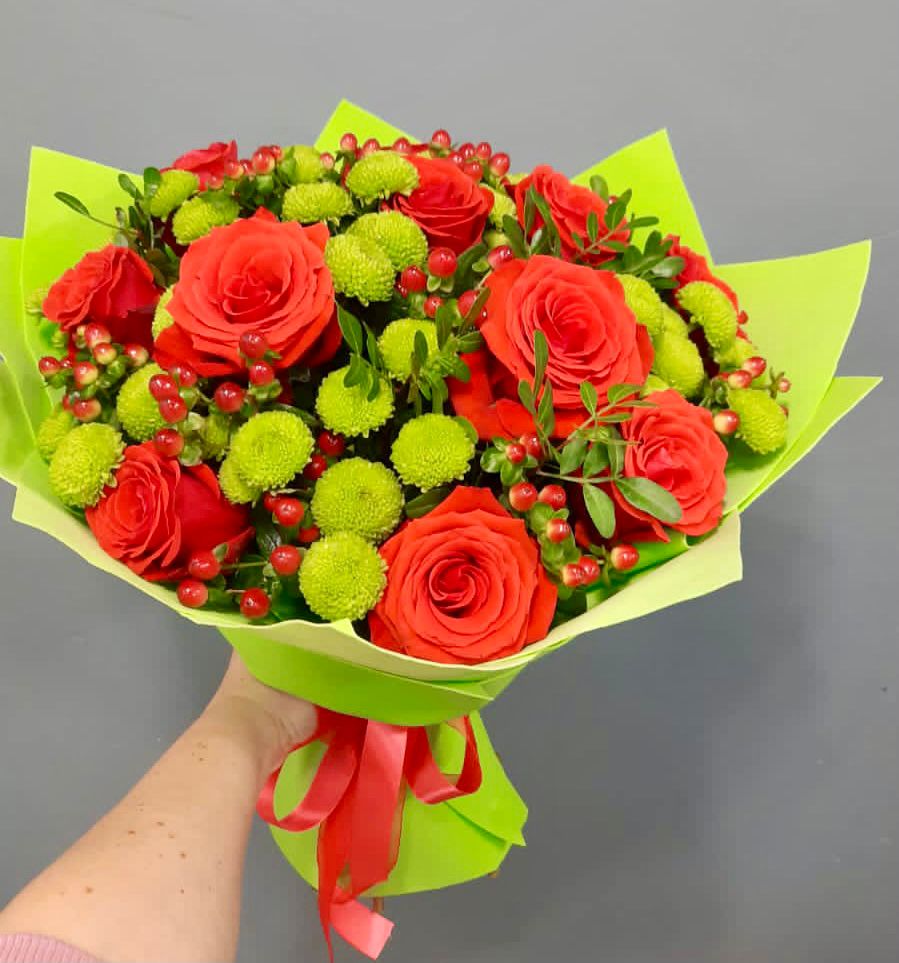 Букет цветов из: Хризантемы и Розы в Дмитровске