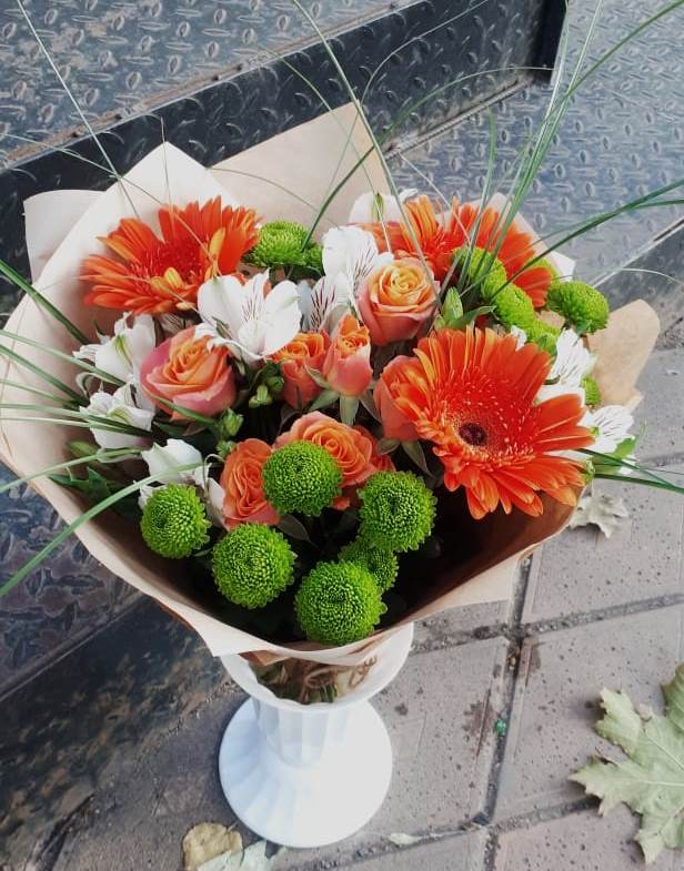 Букет цветов из: Герберы, Хризантемы, Альстромерии и Розы в Дмитровске