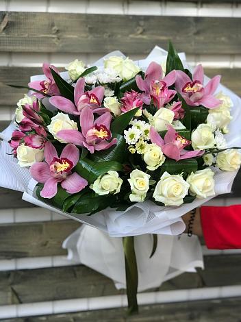 Букет цветов из: Розы и Хризантемы в Дмитровске