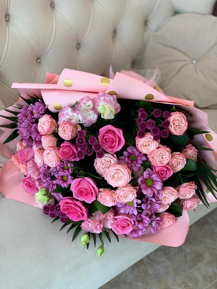 Букет цветов из: Хризантемы, Розы и Лизиантусы в Дмитровске