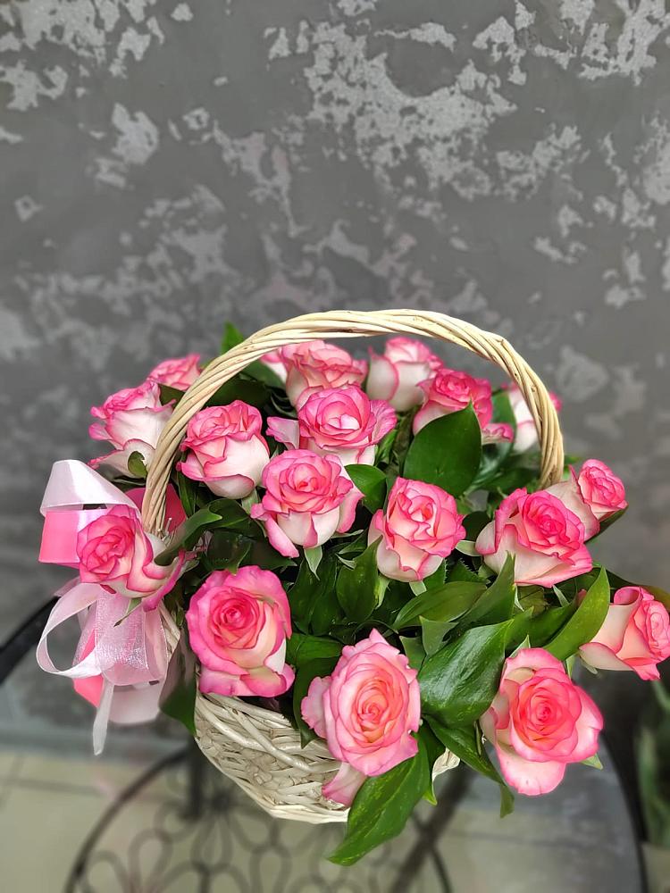 Цветочная композиция из Розы в корзине в Дмитровске