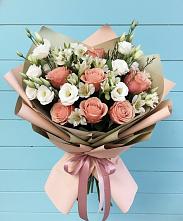 Букет цветов из:  Розы, Альстромерии и Лизиантусы #REPLACE_PRED# Дмитровске