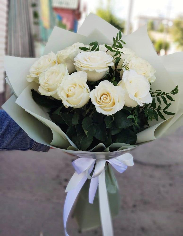 Букет Белые розы Проуд в Дмитровске