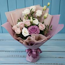 Букет цветов из:  Розы и Лизиантусы в Дмитровске