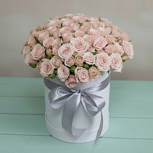 Цветочная композиция из Розы в шляпной коробке в Дмитровске