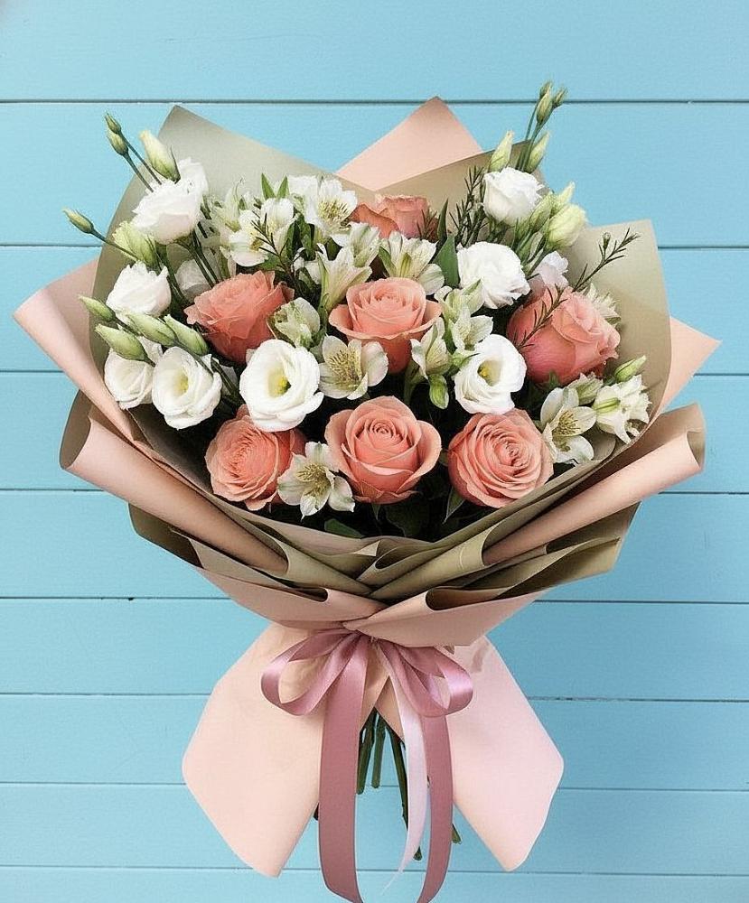 Букет цветов из: Розы, Альстромерии и Лизиантусы в Дмитровске
