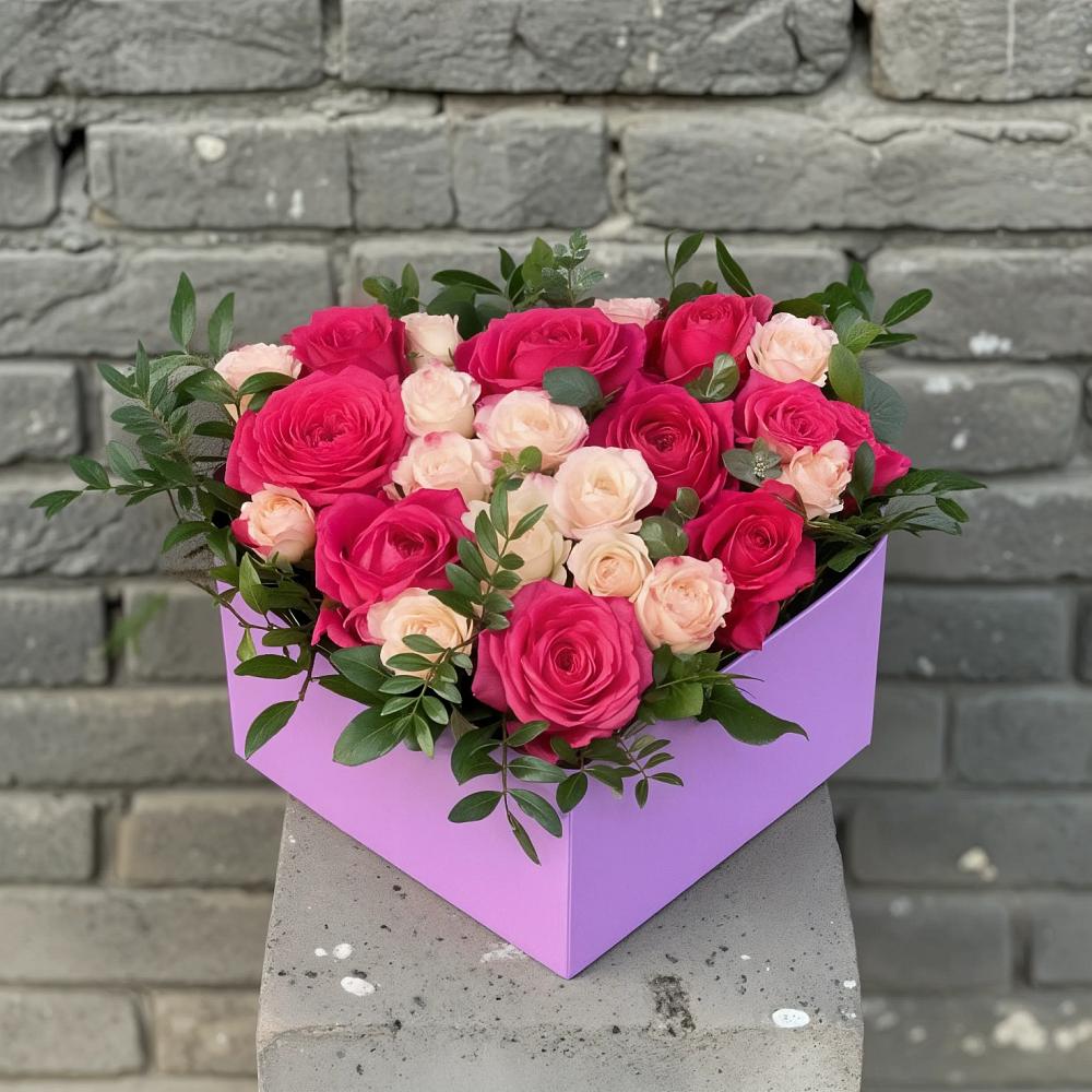 Цветочная композиция из Розы в коробке в Дмитровске