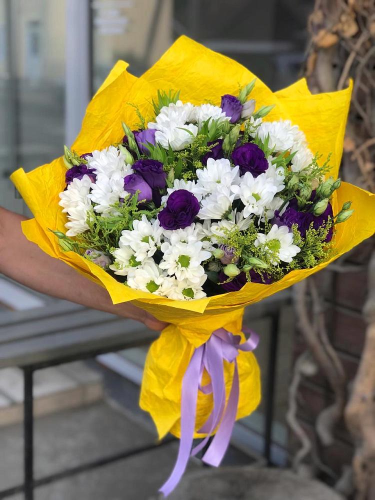 Букет цветов из: Ирисы, Хризантемы и Ромашки в Дмитровске