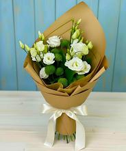 Букет цветов из:  Хризантемы и Лизиантусы в Дмитровске