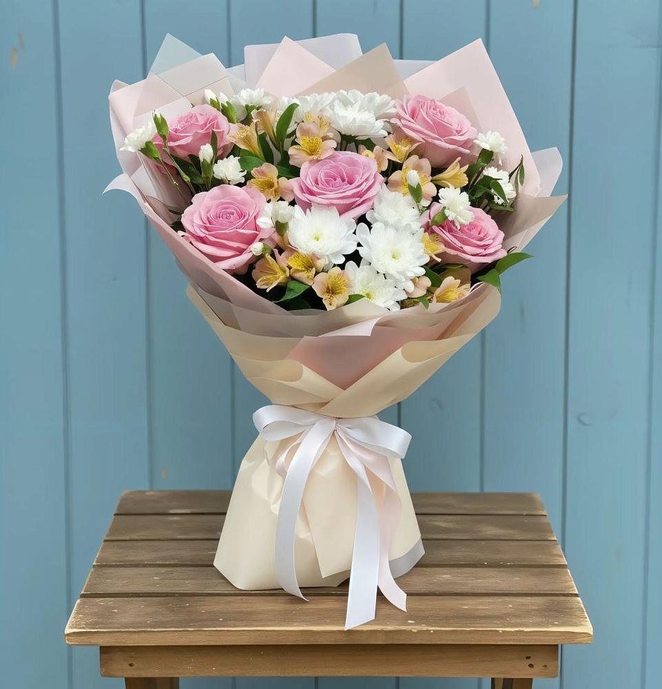 Букет цветов из: Гвоздики, Орхидеи и Розы в Дмитровске